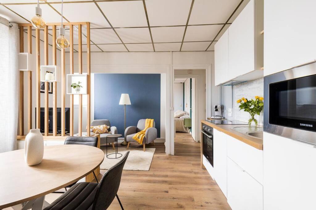 Appartement Cozy En Face De La Gare - Saint-Brieuc Exteriör bild